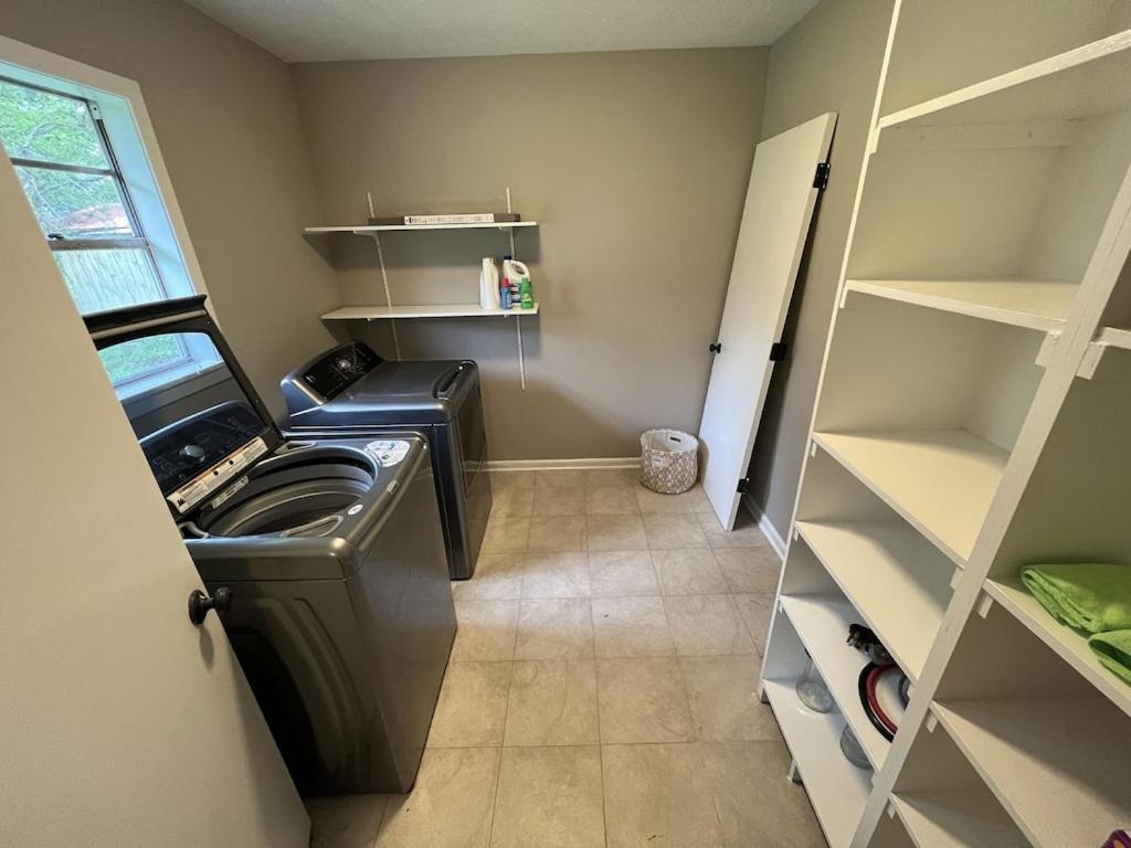 Spacious 3 Bedroom Home Near Amphitheater/Baseball/Shopping And Much More Pearl Extérieur photo